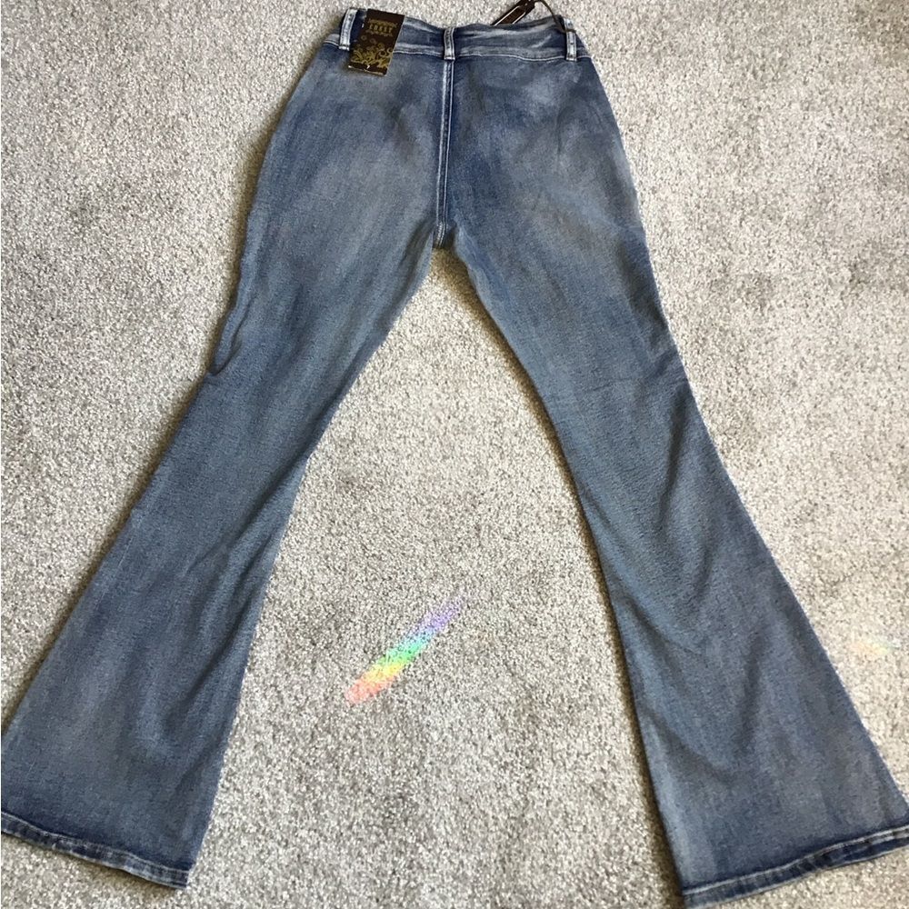 NWT Crest Flare Jeans Y2K Vintage Aesthetic Front Pockets Vintage 70’s Vibe - Picture 3 of 4